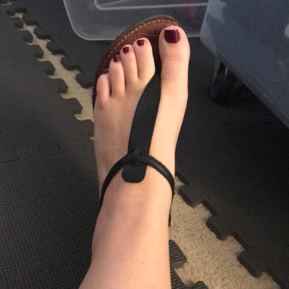Sam Edelman - Black Gigi thong sandals flats Sz 9 - Picture 1 of 7